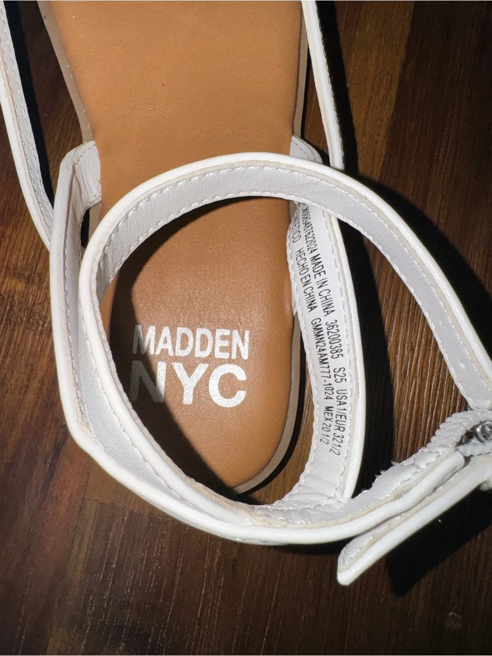 Madden NYC White Floral Ankle Strap Sandals Girls Size 1 - Big Kid - NWOT
